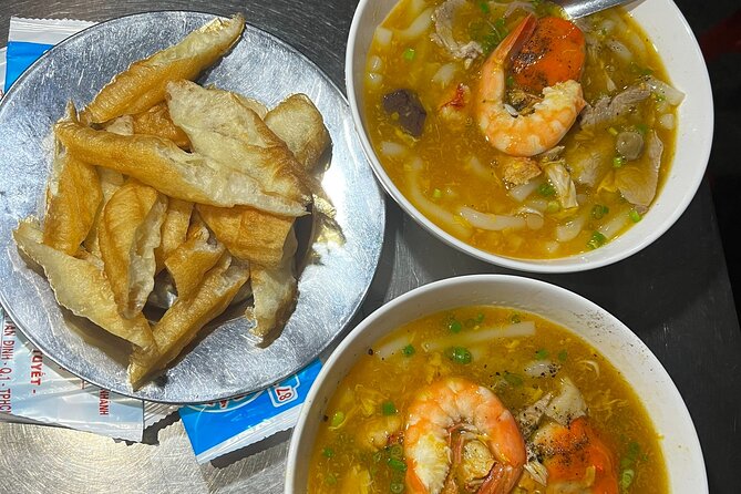 Saigon Street Food By Night - Foodie City Private Tour With Local Guide - What the 5:30 pm start changes about your tasting