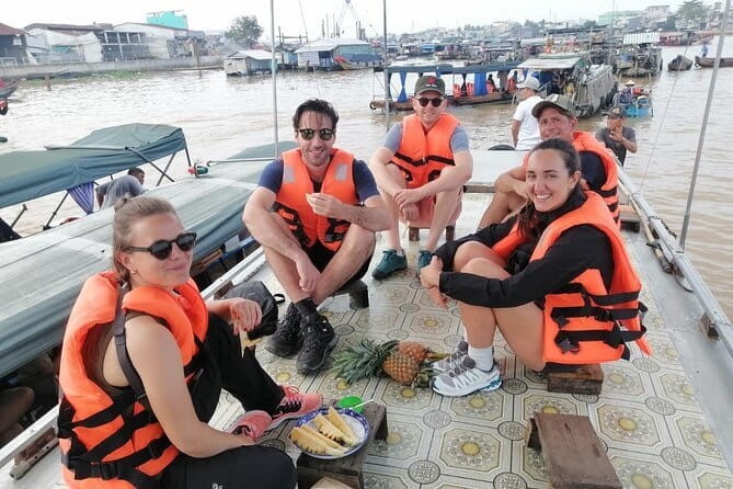 Saigon US Army Jeep Tours: History, Culture & Street Food - Cholon temple stop: Thien Hau in the Thien Hau Temple zone of daily life